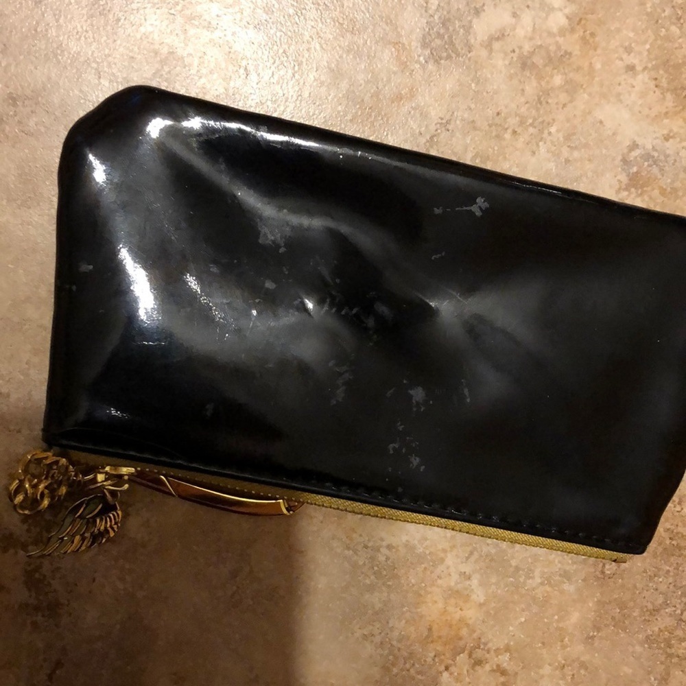*FREE with purchase*
Small blAck and gold VS pouch/wallet - Picture 4 of 5